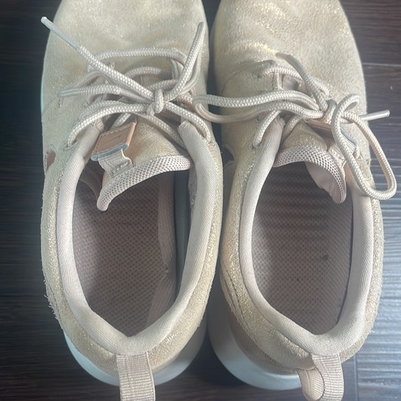 Nike Premium Women’s Shoe - Rose Gold - Picture 6 of 12